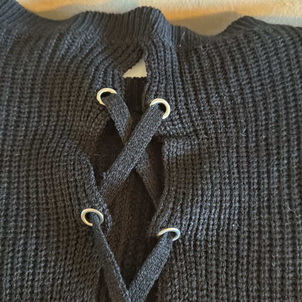Fashion Nova Women’s Black Sweater Crisscross tie at Back New no tag Size Large - Picture 8 of 14